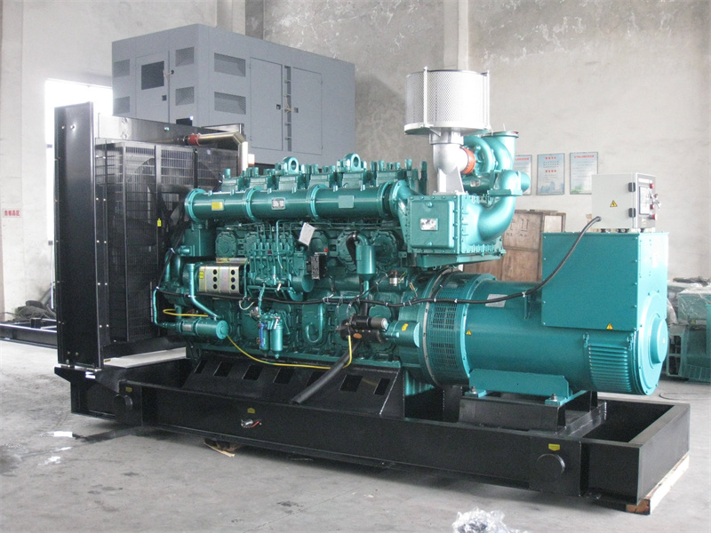 禄丰200KW 柴油发电机的油耗是多少?